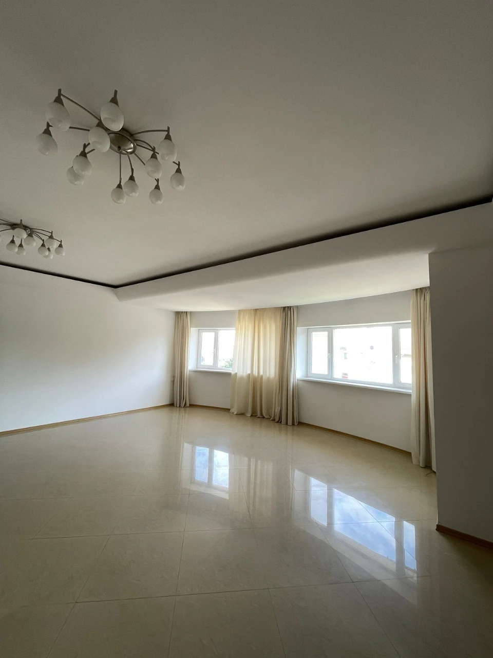 Оренда будинку 475 м², Добрий Шлях вул.