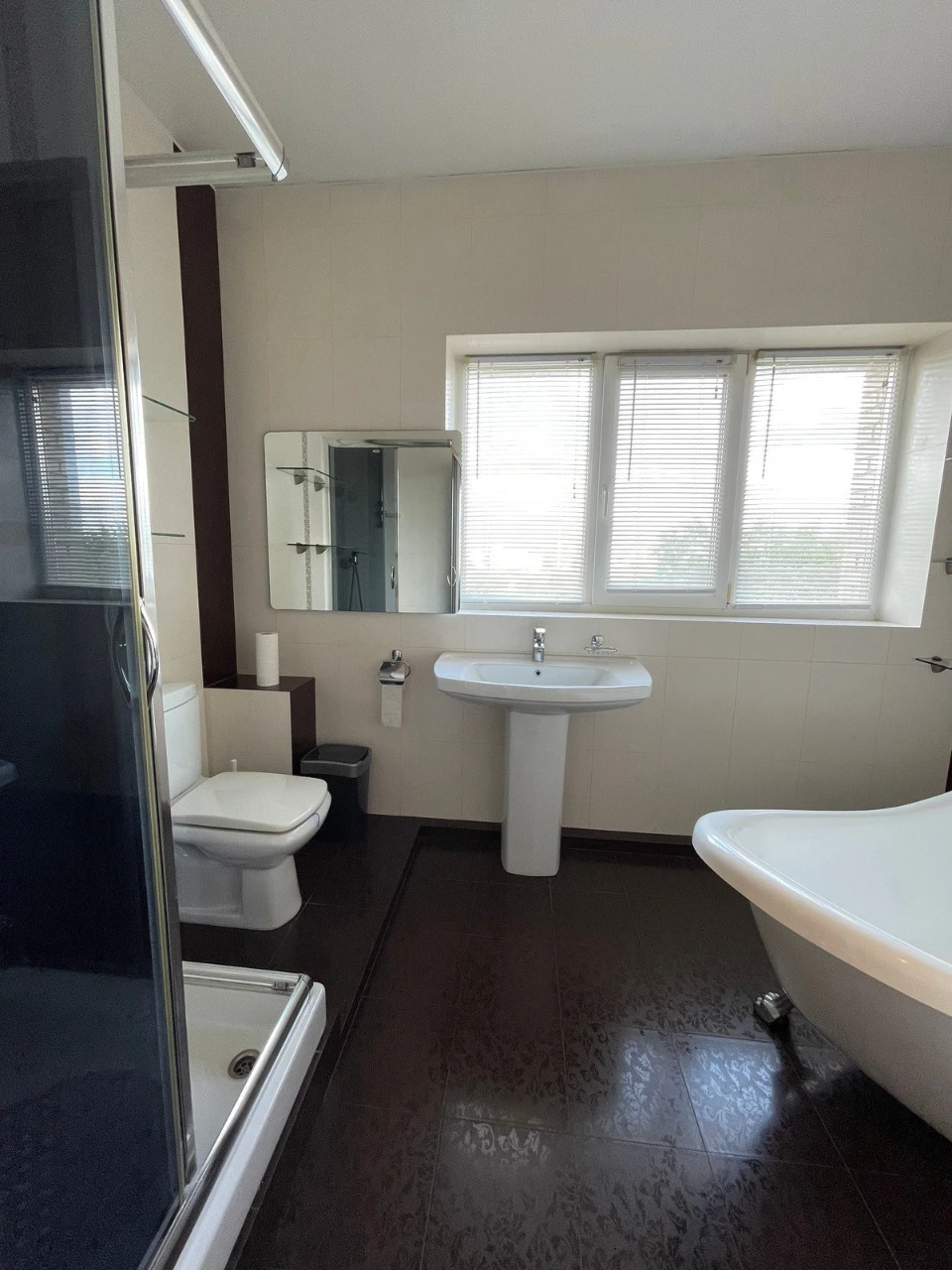 Оренда будинку 475 м², Добрий Шлях вул.