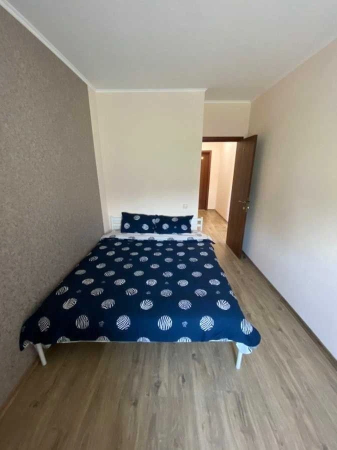 Оренда будинку 200 м², Карла Маркса вул., 1