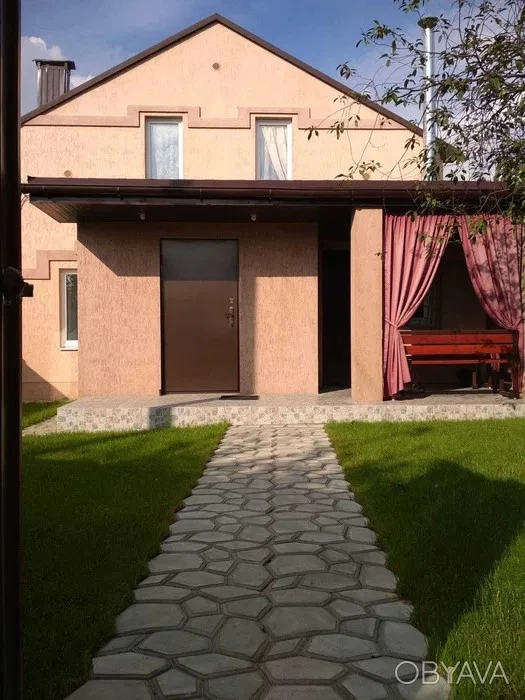 Просторий будинок у Дарницькому районі, біля лісу, неподалік