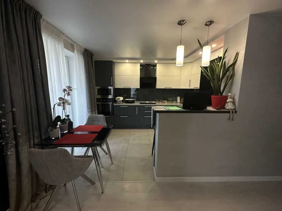 Продаж 3 кім квартири Продаж 3 кім квартири. 83 м2. Індив. о