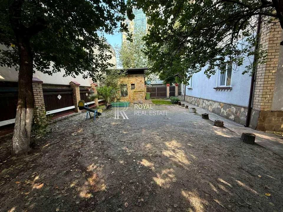 Будинок. Київ, Звіринецька вул.
