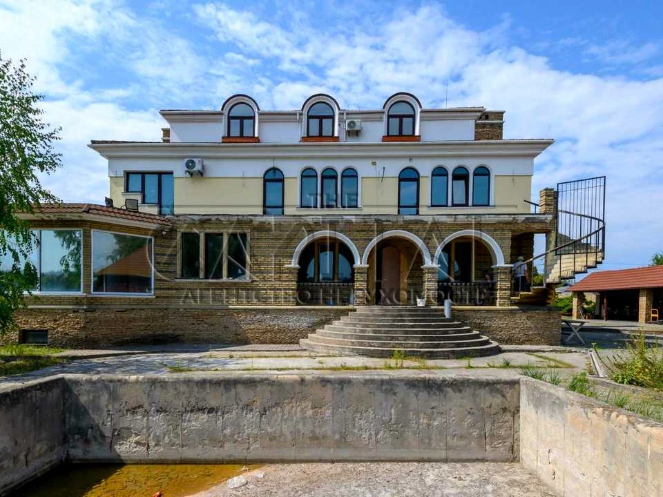 Будинок. Київ, Віта-Литовська