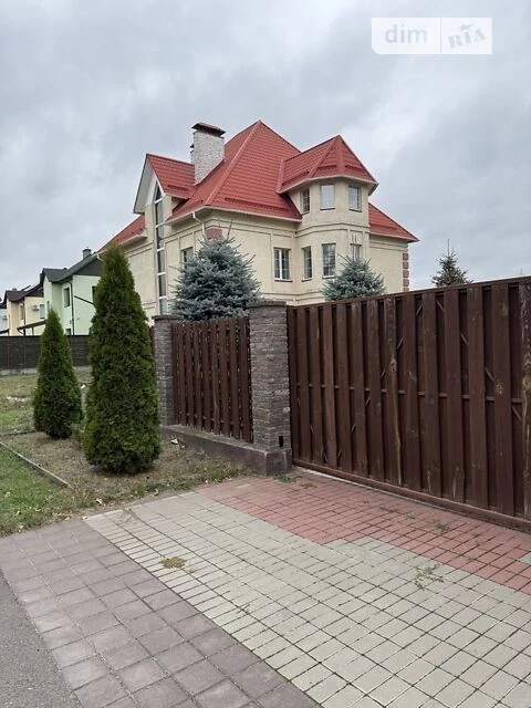 Довгострокова оренда будинку від посередника з верандою на в