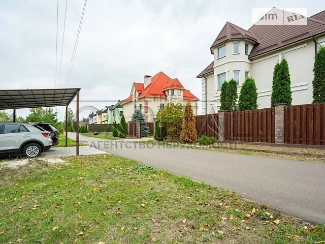 Довгострокова оренда будинку від посередника з верандою на в