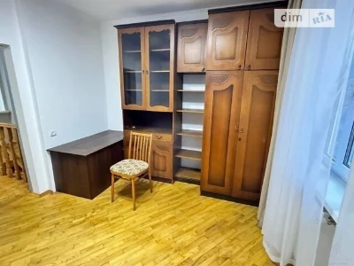 Довгострокова оренда будинку від посередника на вул. Михайла