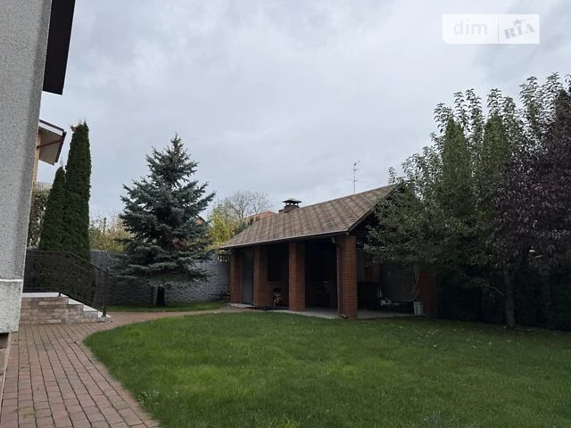 Довгострокова оренда будинку від посередника з верандою на в