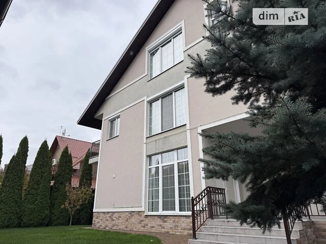 Довгострокова оренда будинку від посередника з верандою на в