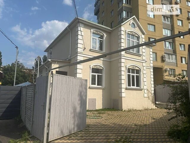 Довгострокова оренда частини будинку від посередника на вул.