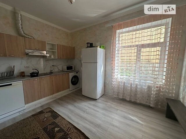 Довгострокова оренда частини будинку від посередника на вул.