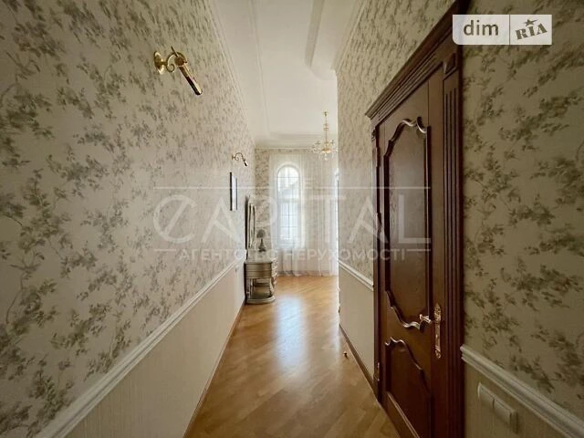 Довгострокова оренда будинку від посередника з балконом на в