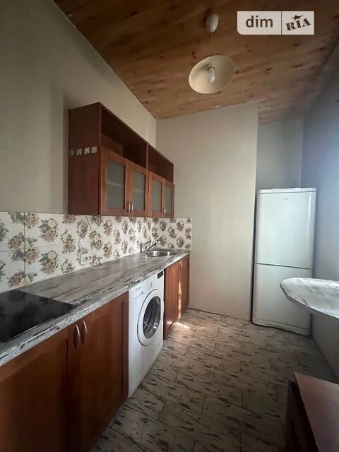 Довгострокова оренда будинку від власника з верандою на вул.