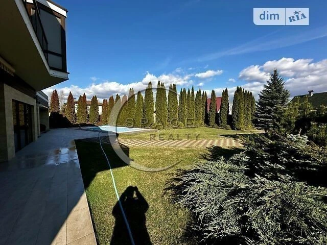 Довгострокова оренда будинку від посередника з балконом на 1
