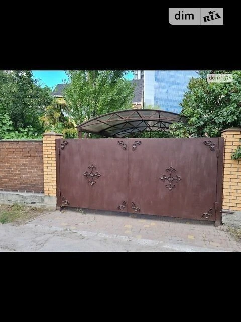 Довгострокова оренда будинку від власника з верандою на вул.