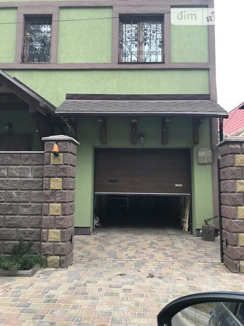 Довгострокова оренда будинку з гаражем, від посередника на в