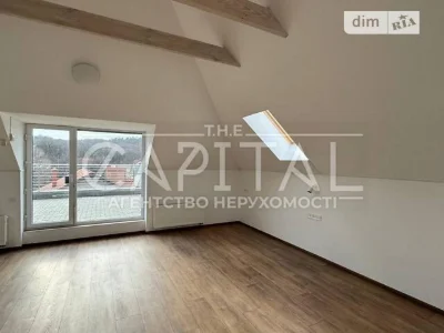 Довгострокова оренда будинку від посередника з верандою на в