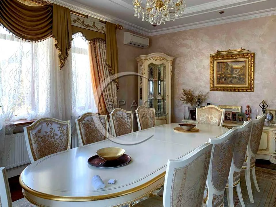Будинок. Київ, Лісовий пров.