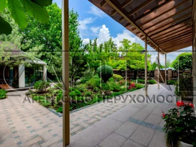 Будинок. Київ, Лютнева вул.