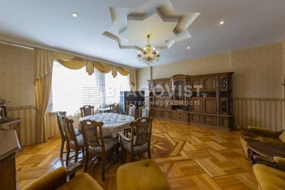 Kovpaka 17. Sale of 4-room apartment with renovation