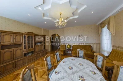 Kovpaka 17. Sale of 4-room apartment with renovation