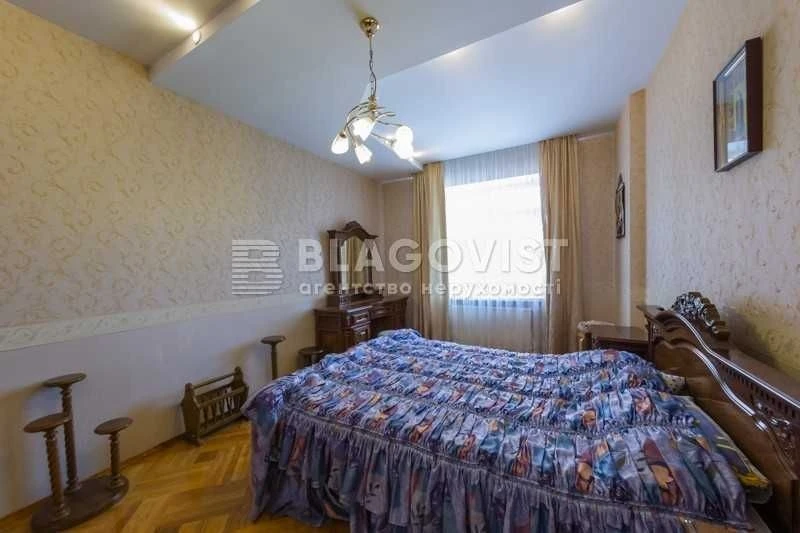 Kovpaka 17. Sale of 4-room apartment with renovation