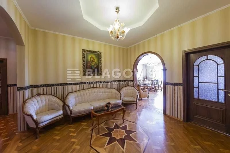 Kovpaka 17. Sale of 4-room apartment with renovation