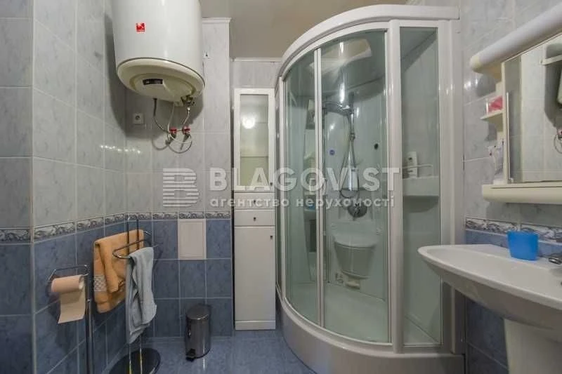 Kovpaka 17. Sale of 4-room apartment with renovation