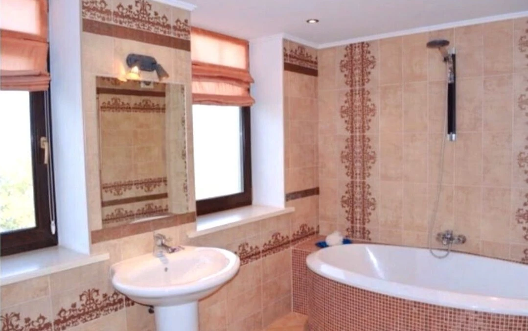 Оренда котеджу 420 м², 191-а Садова вул., 97