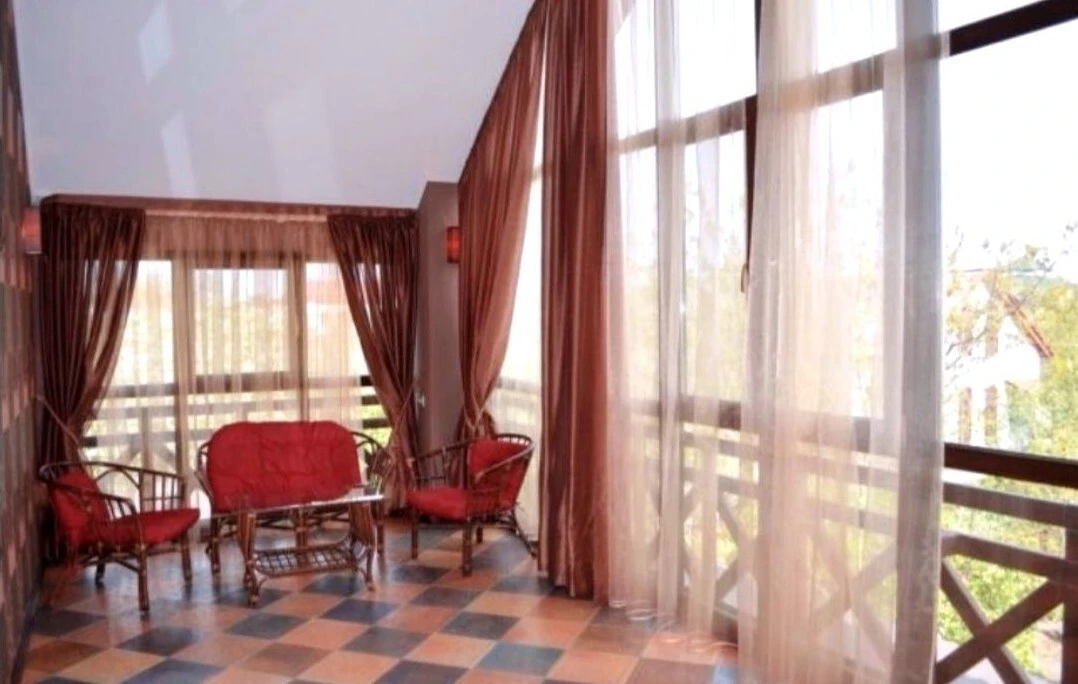 Оренда котеджу 420 м², 191-а Садова вул., 97