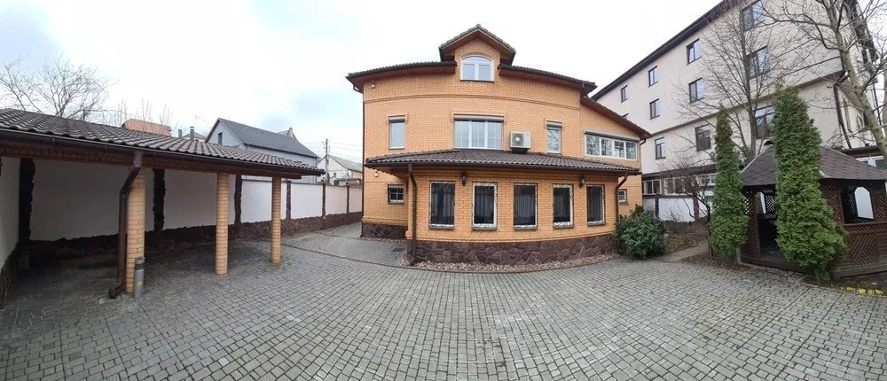 Оренда будинку 350 м², Валерія Лобановського просп.
