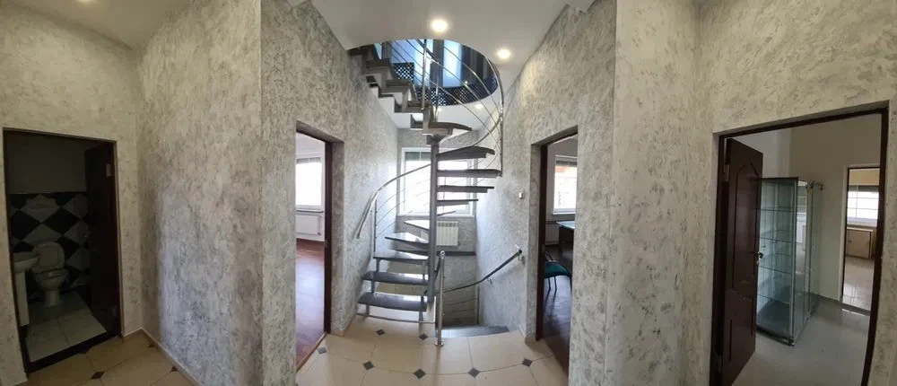Оренда будинку 350 м², Валерія Лобановського просп.