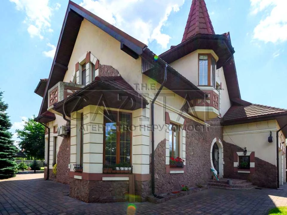 Будинок. Київ, Лугова