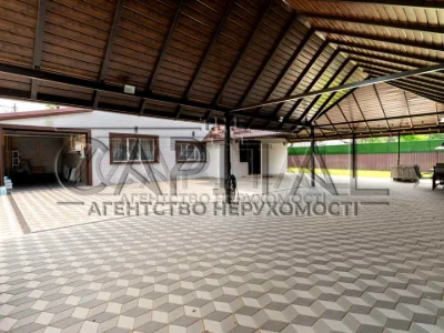 Будинок. Київ, Святищенська вул.