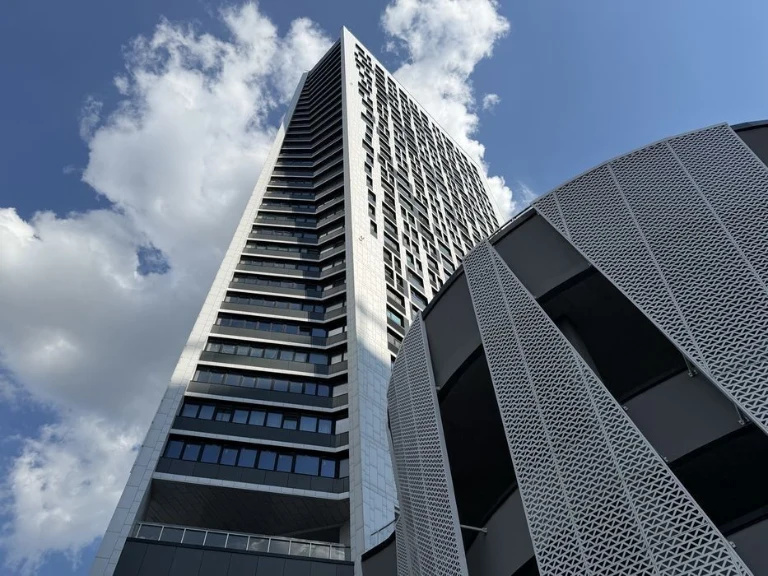 No% sale of a 3-room apartment in the Manhattan City residential complex in Manhattan