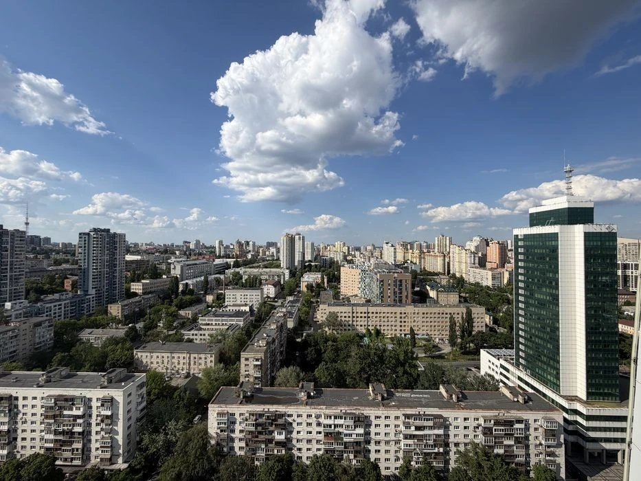 No% sale of a 3-room apartment in the Manhattan City residential complex in Manhattan