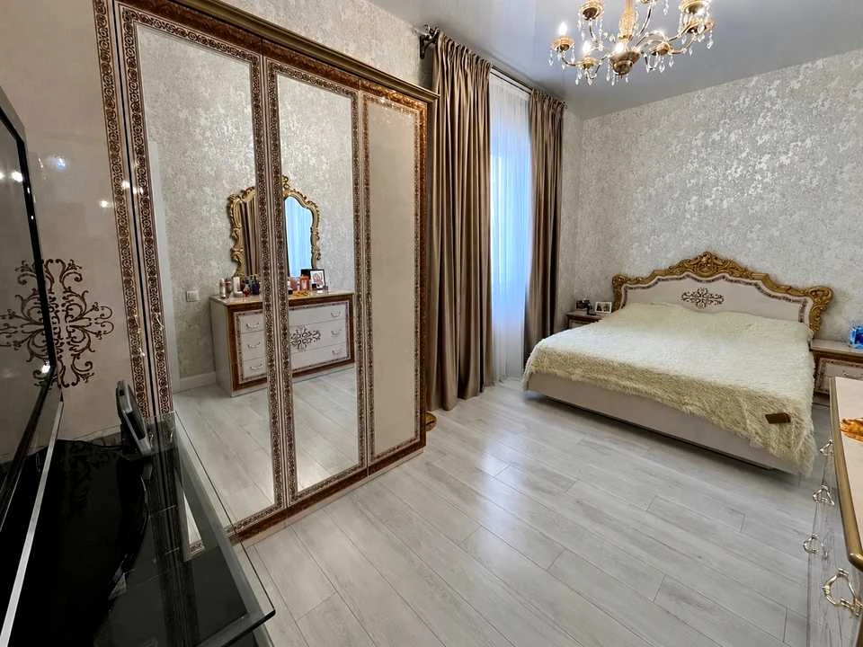 Будинок. Київ, Сергія Колоса вул. (Леніна)