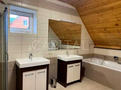 Будинок. Київ, Богатирська вул.
