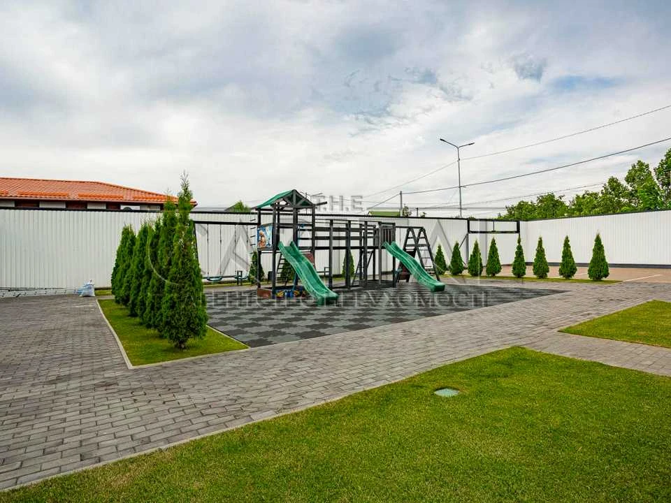 Будинок. Київ, Центральна вул.