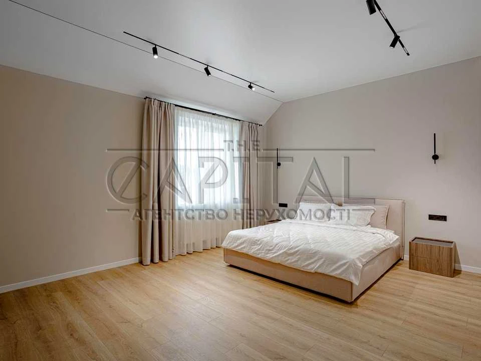 Будинок. Київ, Центральна вул.