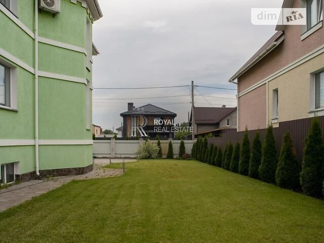 Довгострокова оренда будинку від посередника з верандою на в