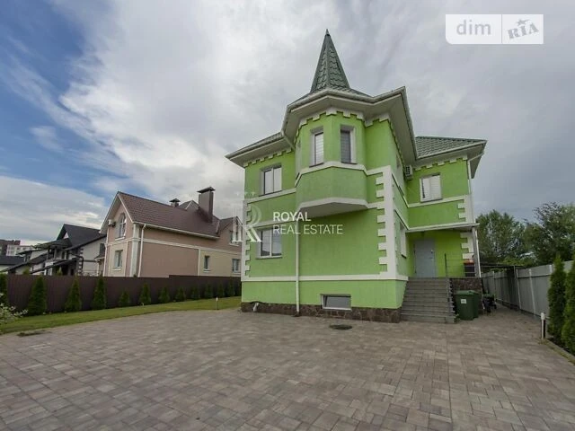 Довгострокова оренда будинку від посередника з верандою на в