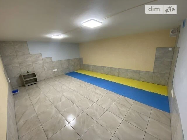 Довгострокова оренда будинку від посередника з гаражем на ву