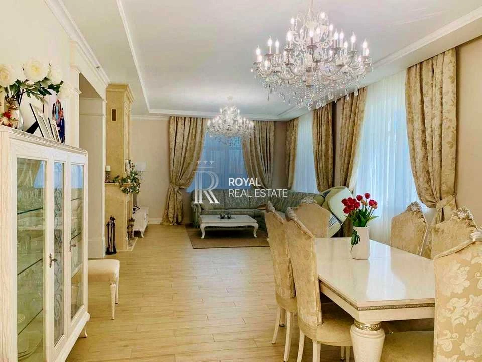 Будинок. Київ, Садова вул.