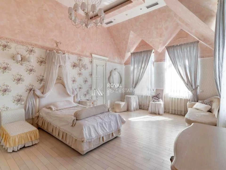 Будинок. Київ, Петра Радченка вул.