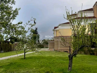 Будинок. Київ, Риболовецька вул.