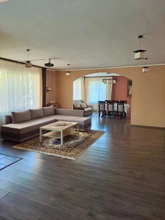 Аренда коттеджа 300 м², Охотничья ул.