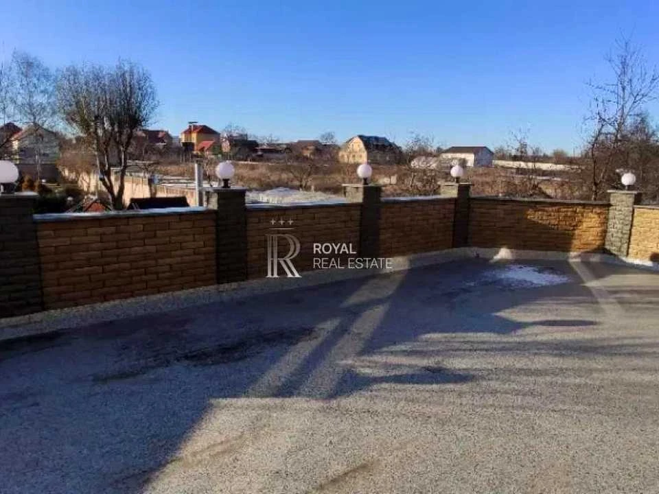 Будинок. Київ, Сергія Світославського вул.