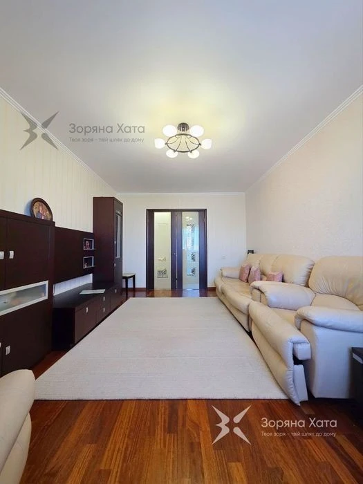 Three-room apartment for sale at Boryspilska, 12v