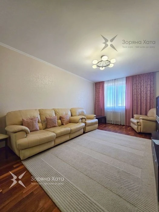 Three-room apartment for sale at Boryspilska, 12v