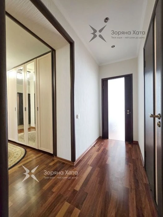 Three-room apartment for sale at Boryspilska, 12v